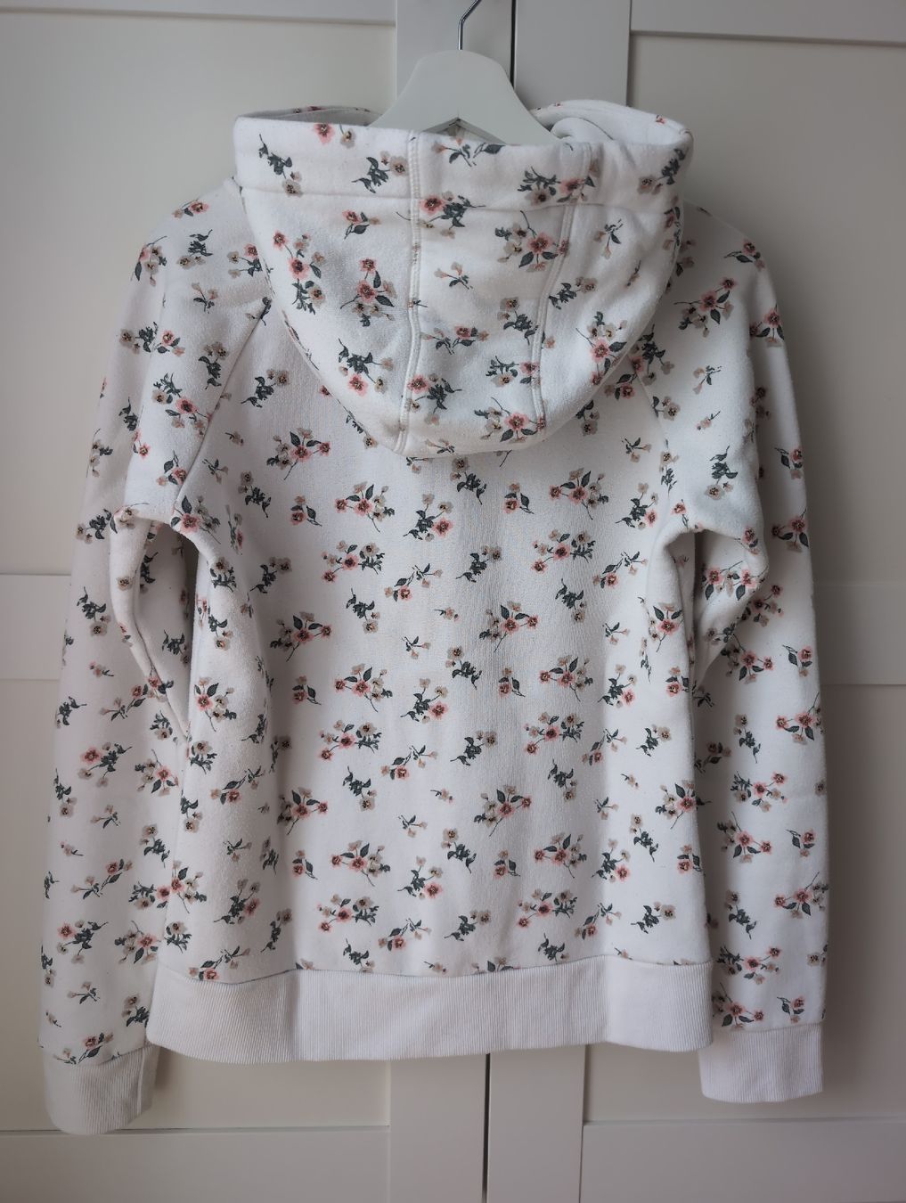 Pullover & Sweatshirts: Kapuzenjacke mit Blumenmuster, Grösse M – Neu (gemäss Beschreibung) aus Alberswil von __colafroeschli__ 2