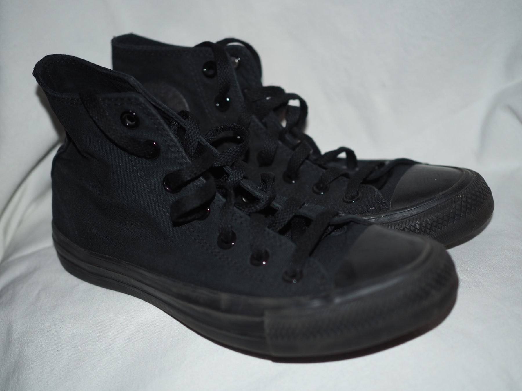 Converse Scarpe da donna: schwarze Converse Chuck Taylor All Star Grösse 37.5 – Usato da Luzern venduto da MweziMystique 2
