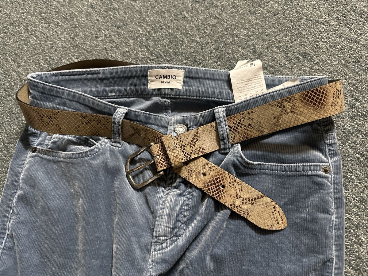 Cambio Pantaloni: Cambio Hose mit Gürtel Gr 40 – Nuovo (secondo la descrizione) da Baltschieder venduto da YmroBe 1