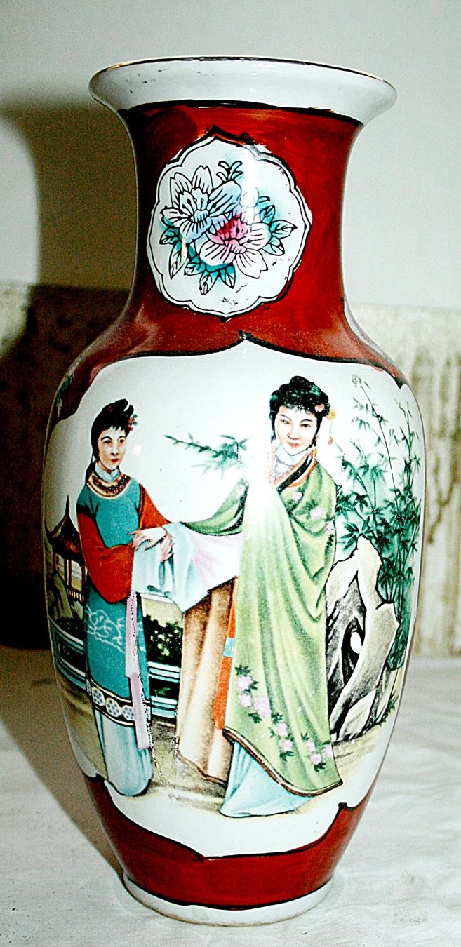 Vasi & Recipienti: China Kaiser Vase – Usato da Baar venduto da 2cvbaar