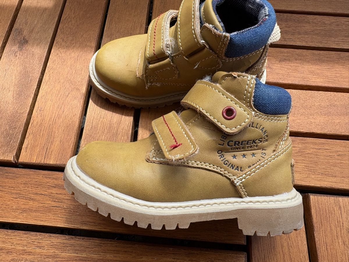 Chaussures garçon: Schuhe Gr. 22 – D'occasion à Oberhofen am Thunersee par ver_n9w9 2