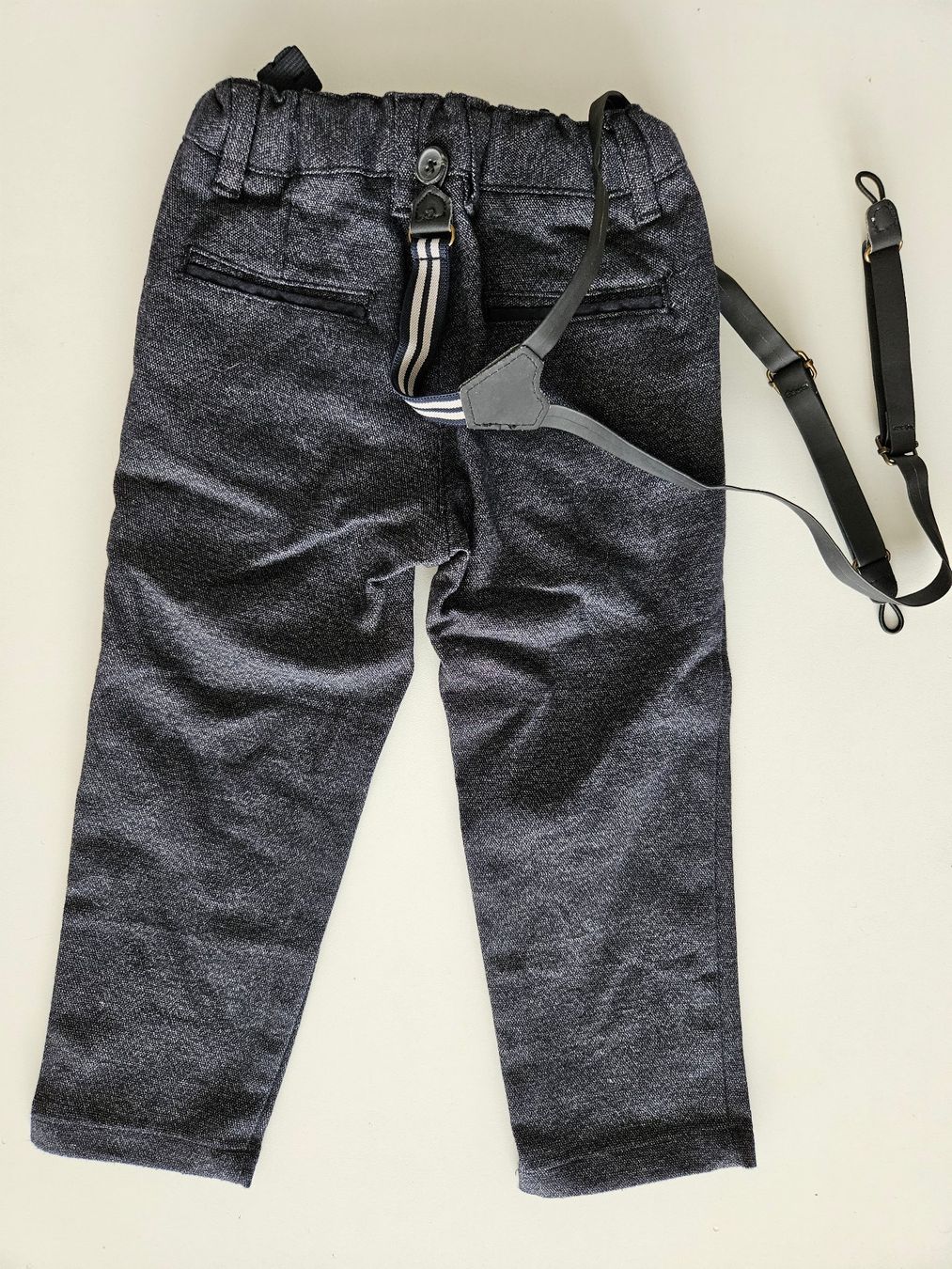 Pantaloni: Elegante Hose mit Trägern Gr. 98 – Nuovo (secondo la descrizione) da Unterengstringen venduto da saraman 2