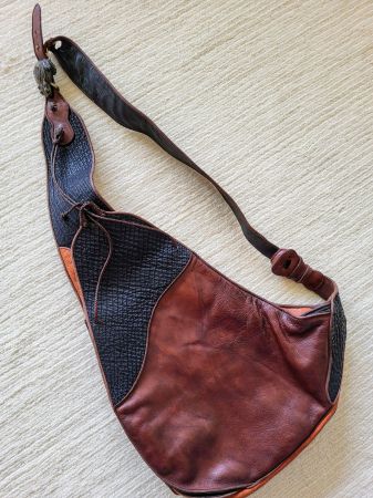 besondere Leder-Schultertasche - handgefertigtes Einzelstück