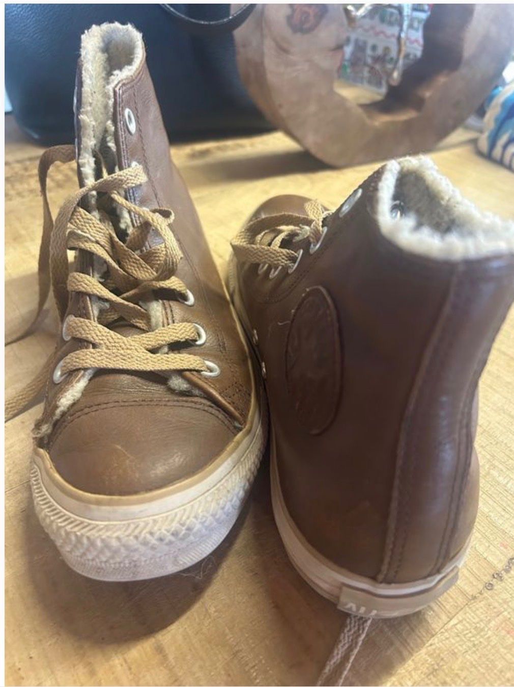 Converse Damenschuhe: Converses doublées – Gebraucht aus Val-d'Illiez von Dombou 2