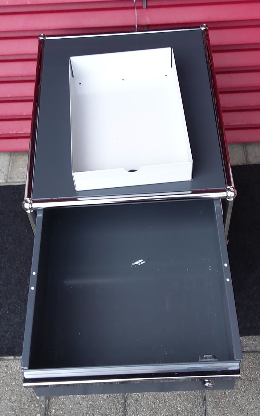 USM Eléments de bureau: USM Korpus/Rollcontainer ab 1.- – D'occasion à Safnern par Leila2 8