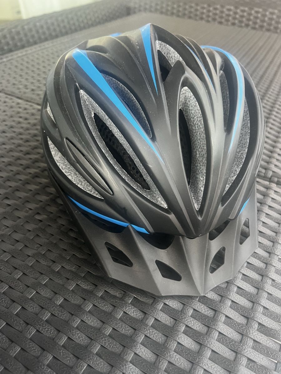 Caschi: Neuer Velohelm – Nuovo (secondo la descrizione) da Bülach venduto da Cucculi
