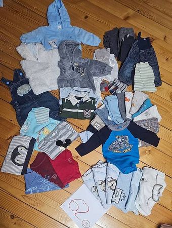 grosses Kleiderpaket junge Grösse 62  (42 Stk)