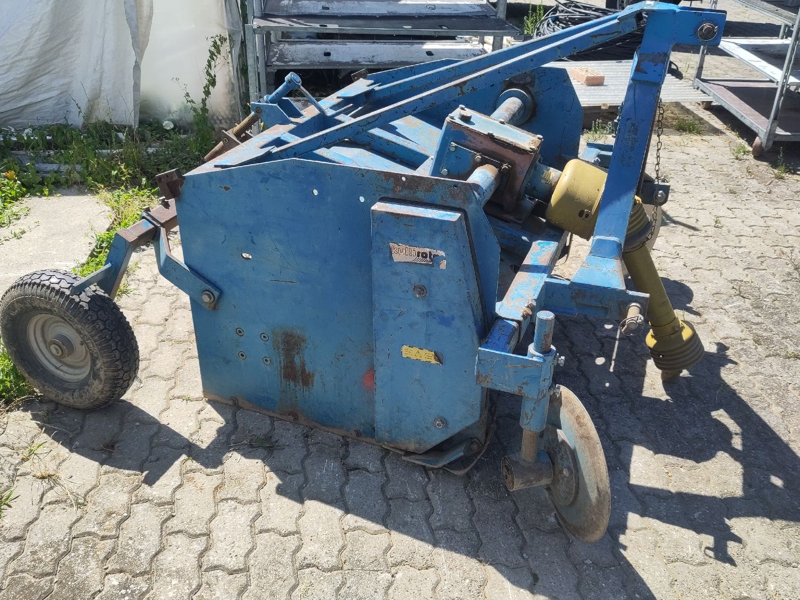 Toutes les machines: Beetfräse Bärtschi Fobro  – D'occasion à Steffisburg par repondq 2