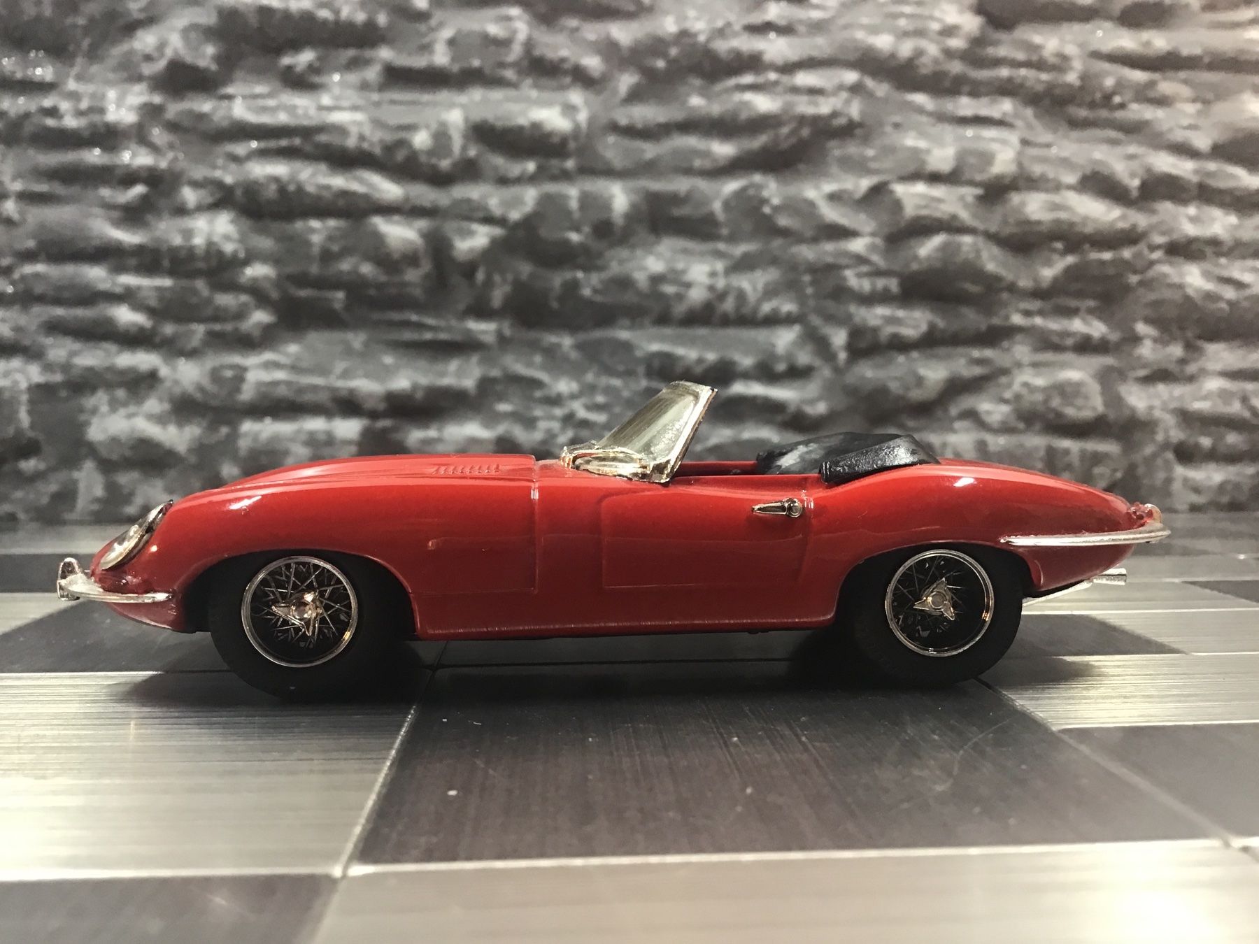 Jaguar Modellini d'auto: JAGUAR MODEL BOX 1:43 – Usato da Männedorf venduto da Spezial-Modelle 2