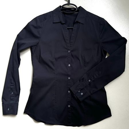 Schwarze Business-Bluse mit Knopfleiste, Gr. 38*