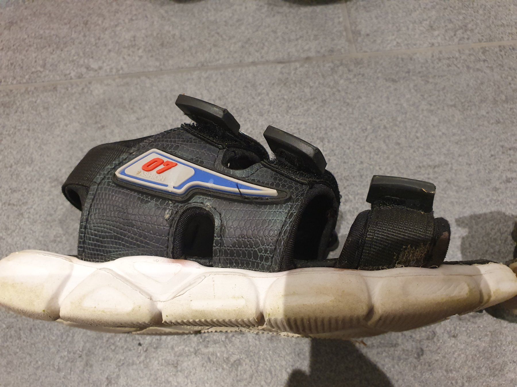 Schuhe für Jungen: Sandalen 2x Grösse 33 + 34 – Gebraucht aus Altendorf von MiriCaj 6