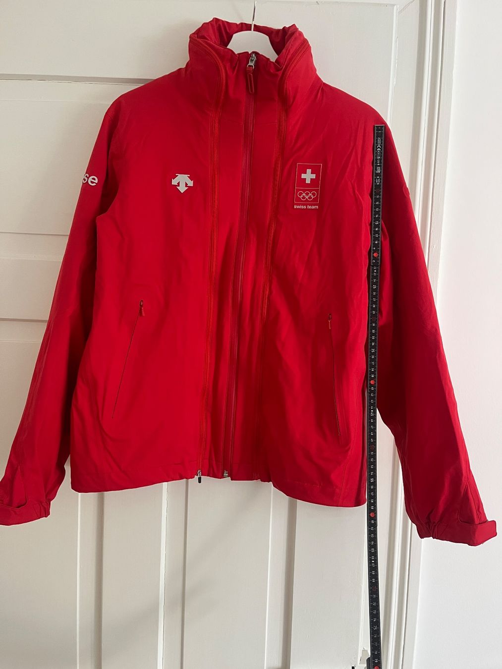 Swiss Giacche: Swiss Olympic Team Softshell Jacke Descente Rot Grösse S / M – Usato da Zürich venduto da bretxo 5