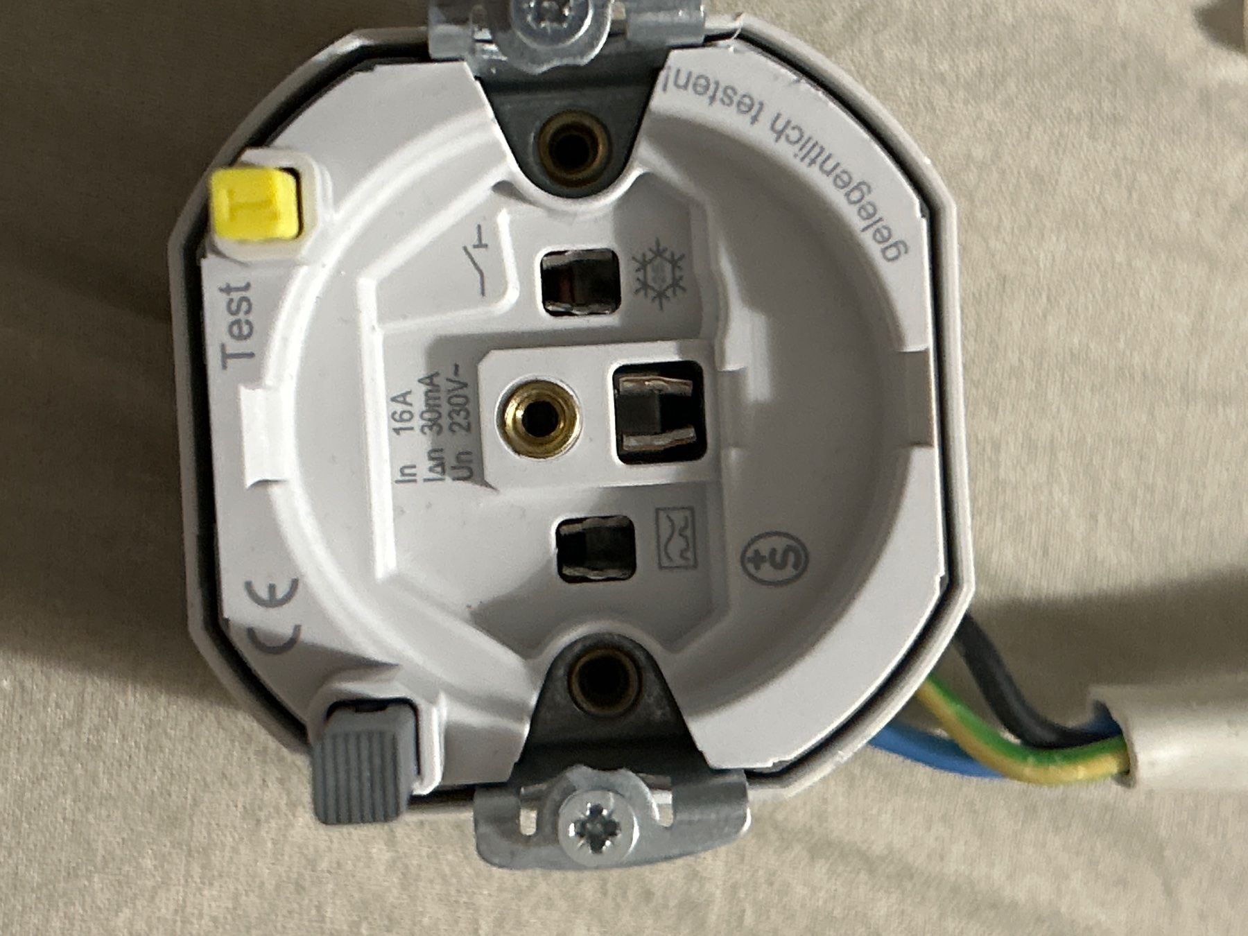 ABB Stecker: FI ABB SidOS ZFS 16A 30mA – Gebraucht aus zürich von pauloreal 1