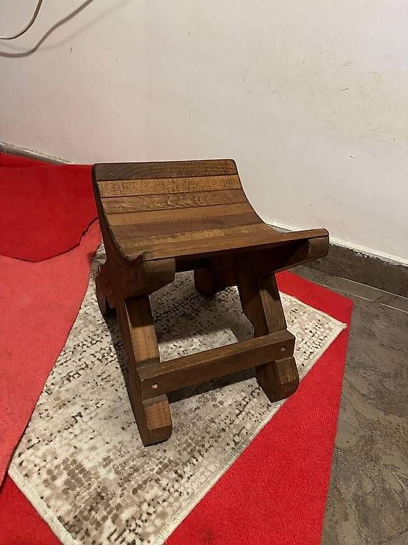 Sgabelli: Massivholz Hocker geschwungene Sitzfläche – Usato da Dübendorf venduto da rocki07 3