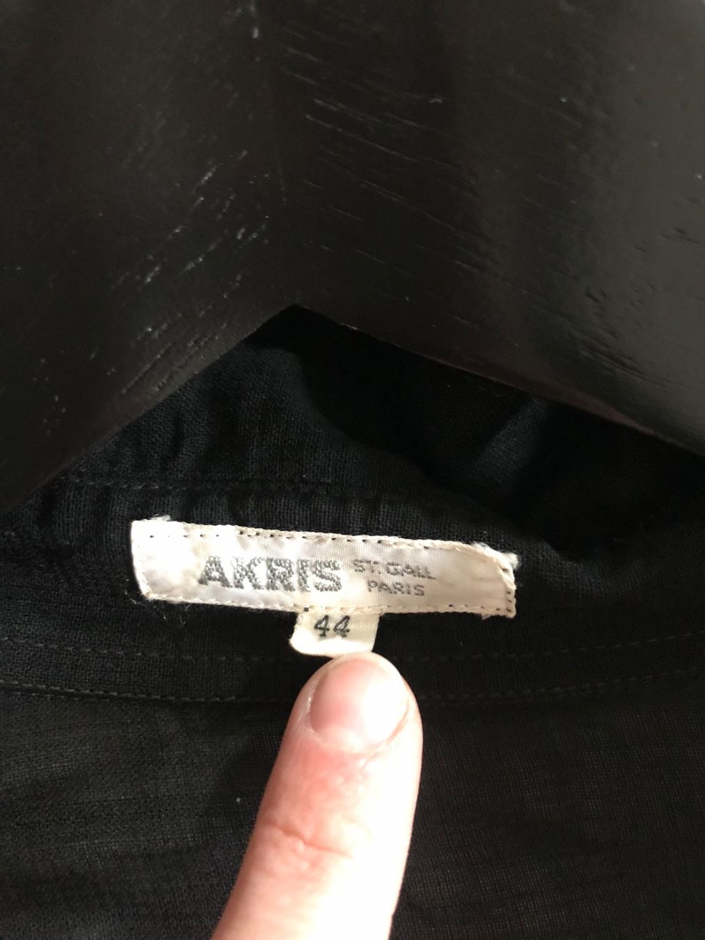 Akris Camicette: Schwarze Bluse Akris – Usato da Basel venduto da Kalleskaviar 2