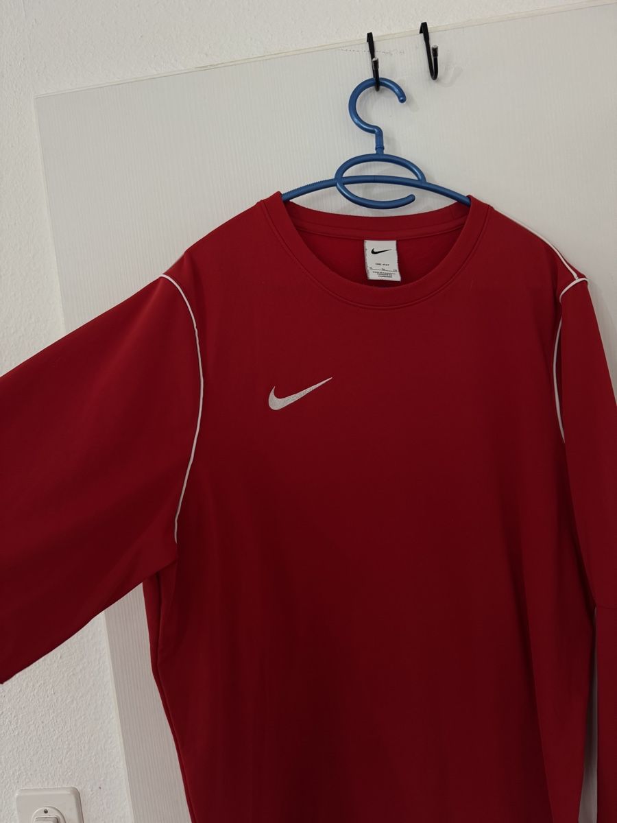 Nike Maglioni & Felpe: Nike Vintage Pullover Dri-Fit rot Grösse XL Basic – Usato da Wetzikon ZH venduto da Jan_wojt 1