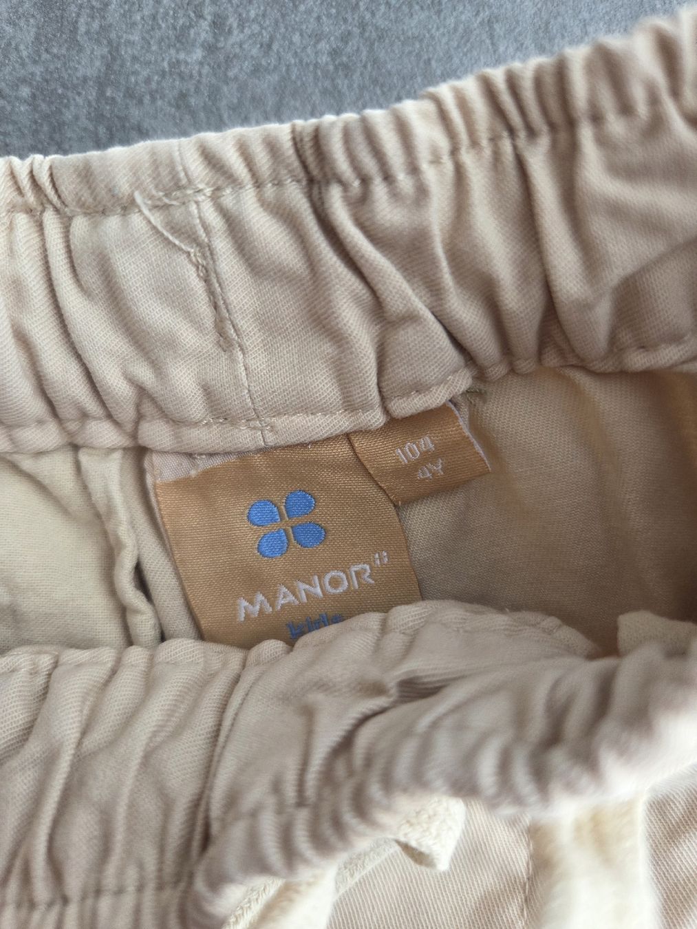 Manor Pantaloni: Cargo-Shorts von Manor, Gr. 104 – Usato da Hüntwangen venduto da ManuM2014 2
