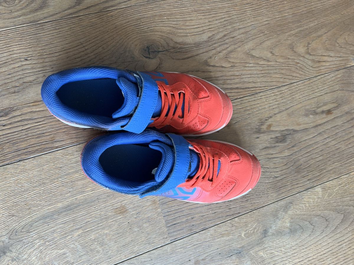 Scarpe per ragazzi: Kinder Tennis Schuhe Gr 37 – Usato da Uerikon venduto da Saffagirl 5