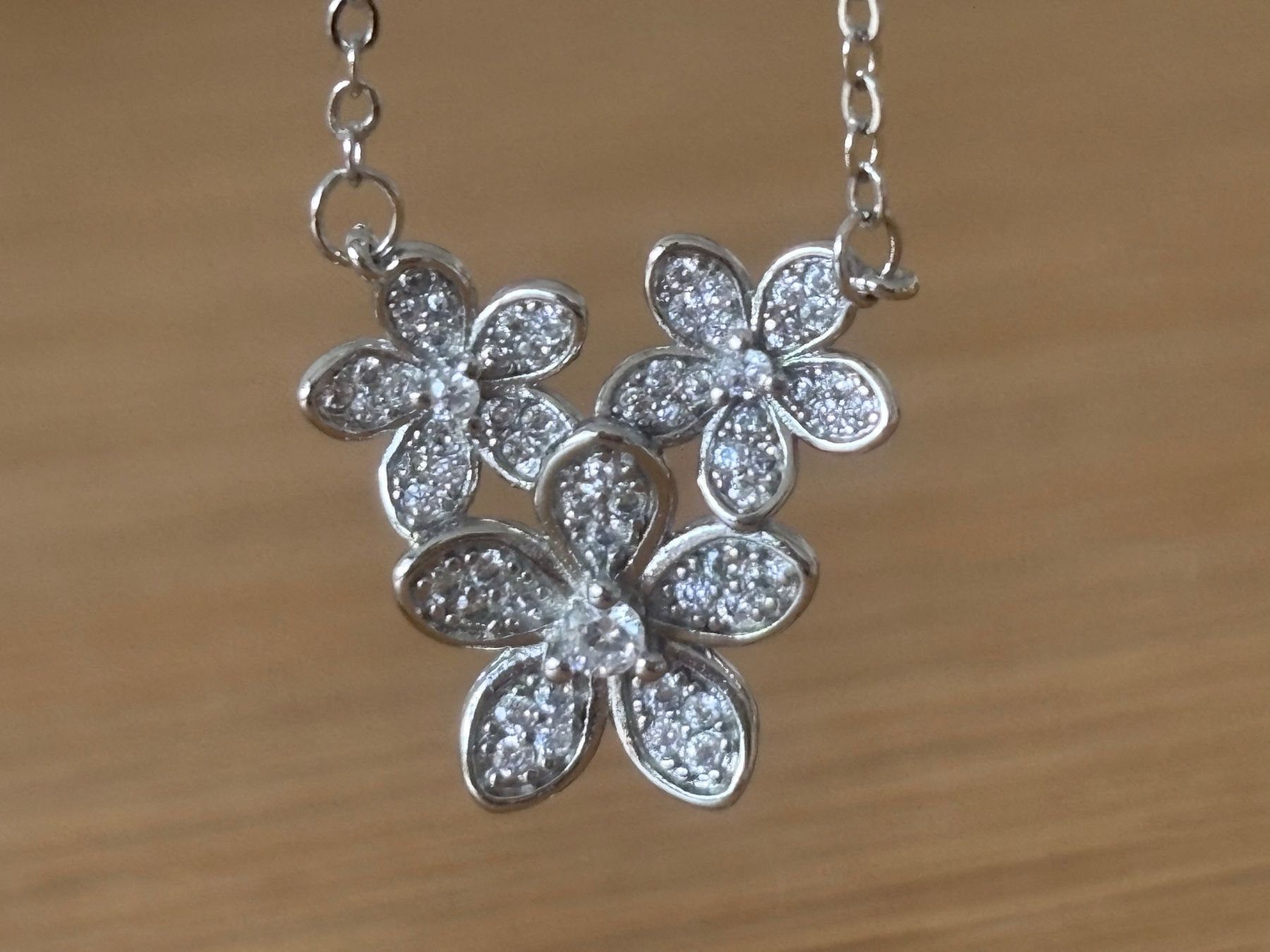 Catenine: Luxus Elegante Kette Farbe: Silber – Nuovo (secondo la descrizione) da Biel-Bienne venduto da Roserosse13