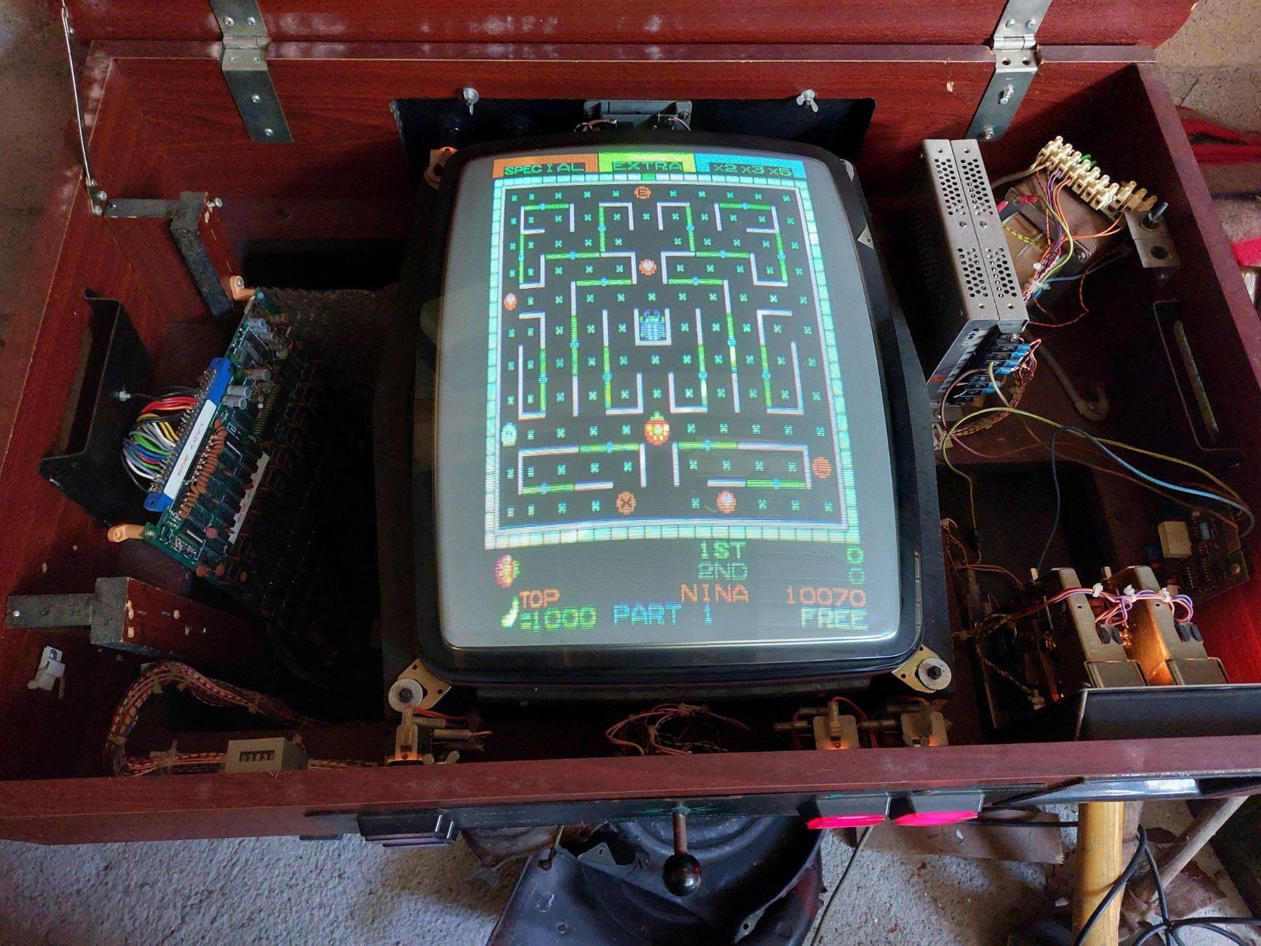 Konsolen: Borne d'arcade ancienne Table – Gebraucht aus Mathod von narno 1