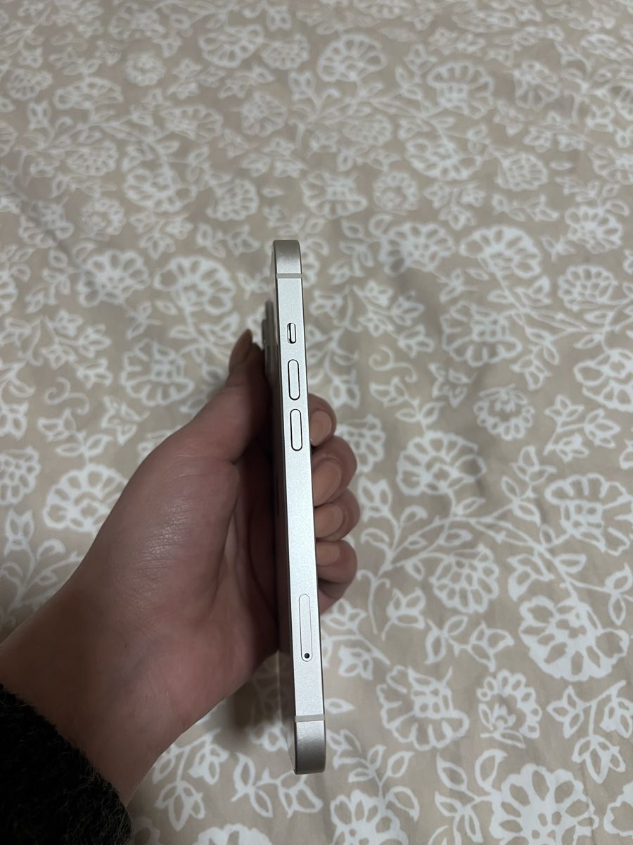 Apple Handys / Smartphones: iPhone 13, weiss, 256 GB – Gebraucht aus zürich von  6