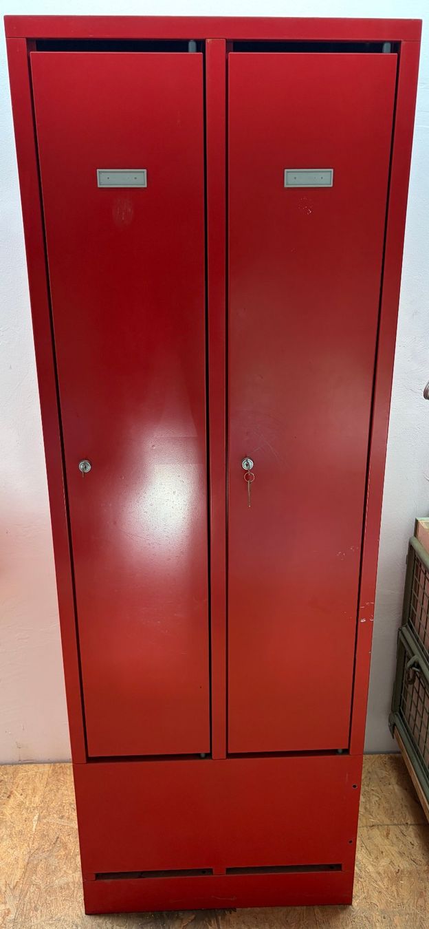 Garderobe: Gaderobenschrank – Gebraucht aus Otelfingen von TAZ8113