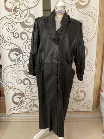 Schicker Ledermantel, schwarz, Grösse 40, Top Zustand!