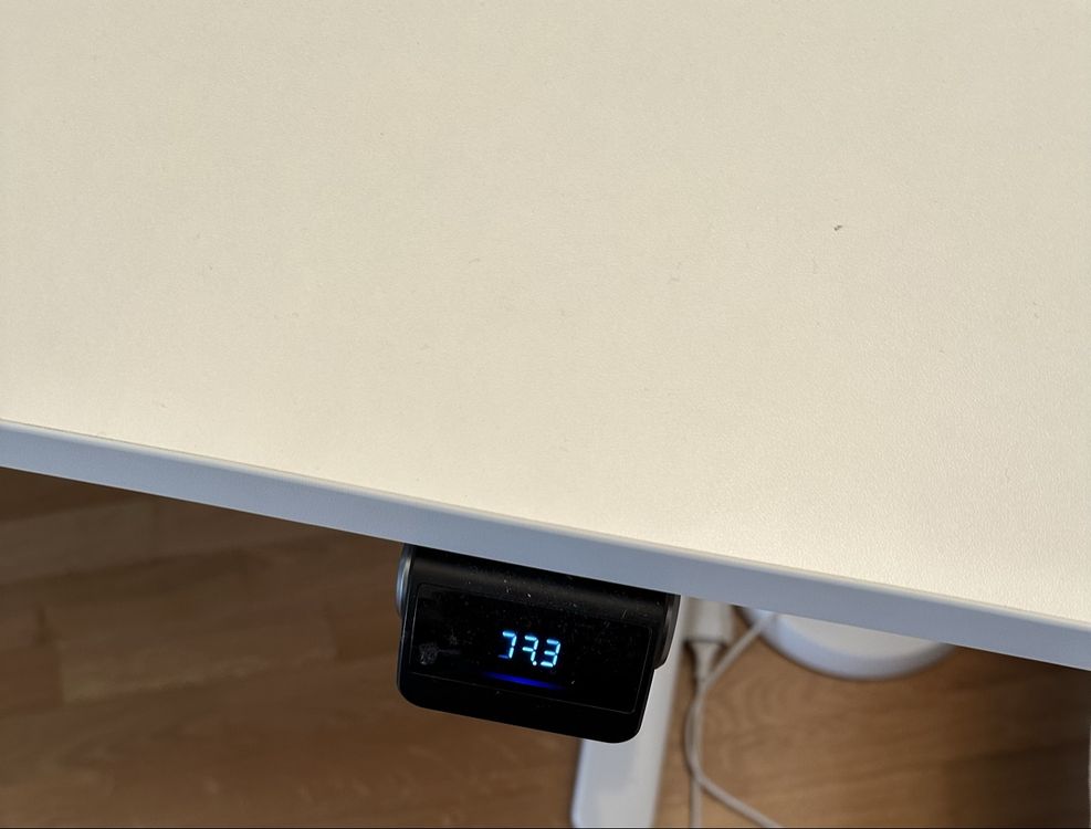 Scrivanie: Adjustable VOLT Work Desk - Electric, Ergonomic, White – Usato da Zürich venduto da Rose-77 1