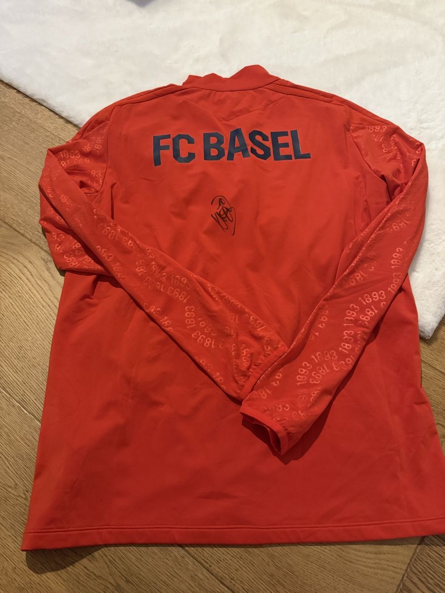 Giacche: FC Basel Shaqiri Trainings Jacke – Usato da Wängi venduto da Hami22 3