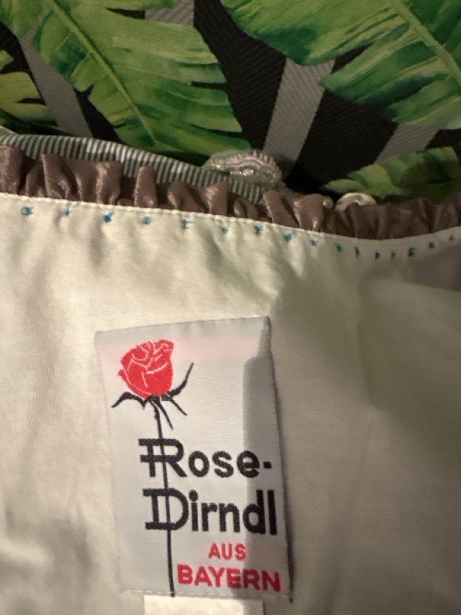 Robes: Spezielles Dirndl mit Bluse – D'occasion à Wiesendangen par Powersandra03 2