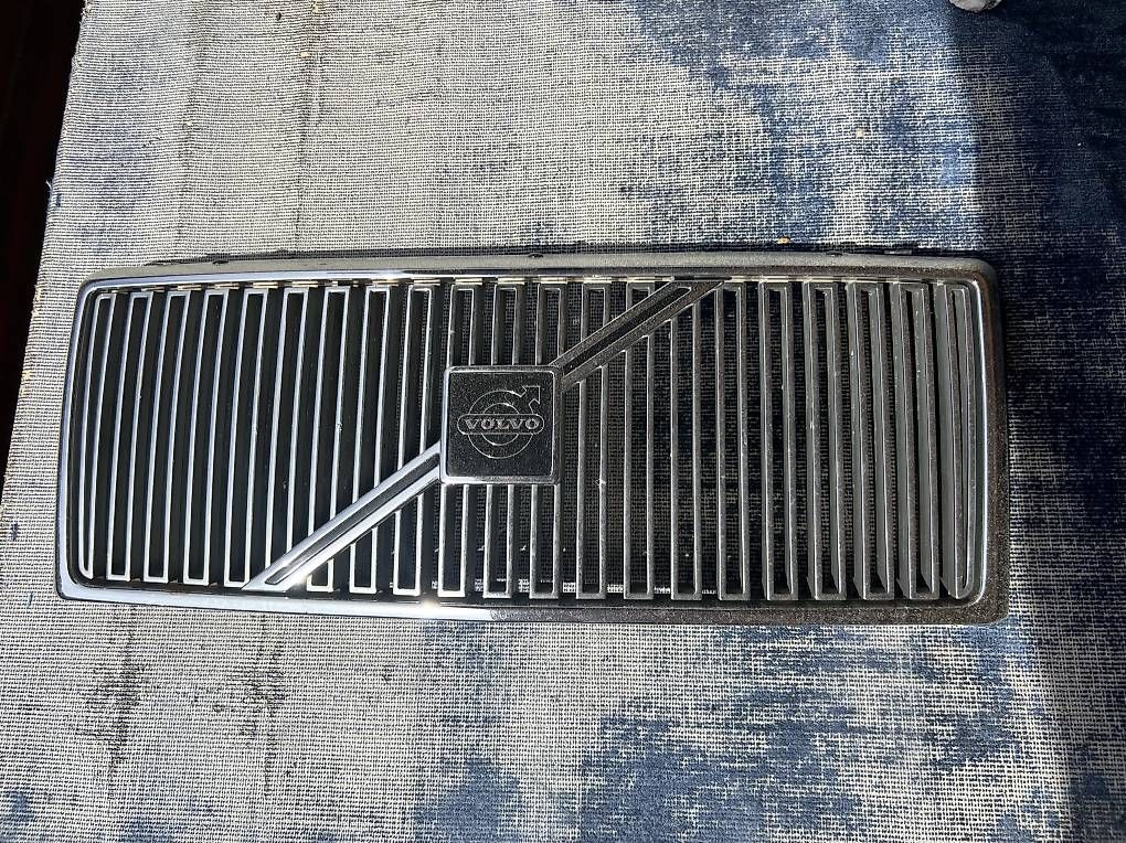 Volvo Toutes les pièces auto: Volvo 940 Kühlergrill – D'occasion à Spiez par Aautosanna