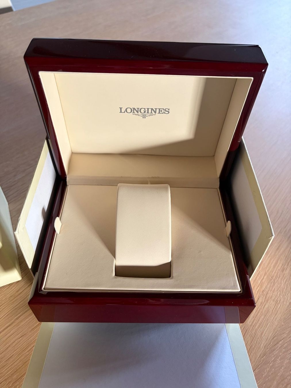 Longines Scatole porta orologi: Ecrin de montre Longines avec notice – Nuovo e nell'imballaggio originale da St-Imier venduto da Mod_qd95 1