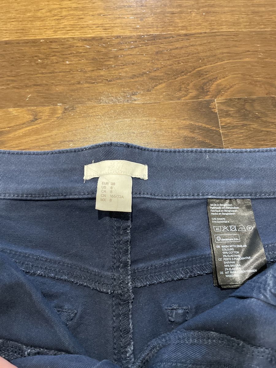 H&M Hosen: Dunkelblaue Shorts von H&M – Gebraucht aus Schmitten FR von Monei19 3