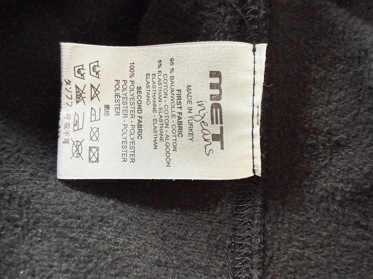 T-shirt: MET-Designer-Shirt mit Kapuze – Usato da Adligenswil venduto da Esthee 3