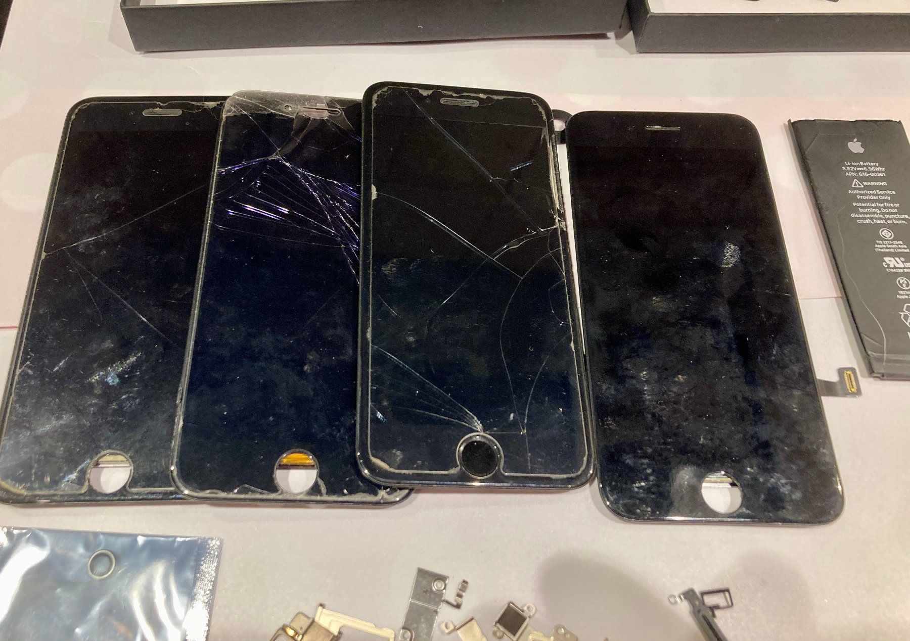 Apple Telefoni cellulari / Smartphones: Iphone Teile, Iphone 8, 7, 6 – Difettoso da Saas-Grund venduto da GarageSaleToday 3