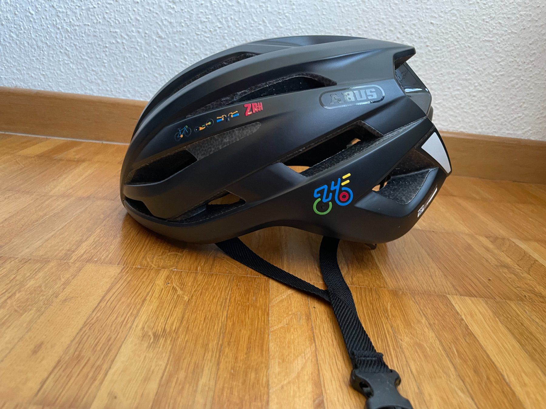 Abus Caschi: ABUS Storm Chaser WM2024 Helm (59-61cm) – Usato da Volketswil venduto da benger79