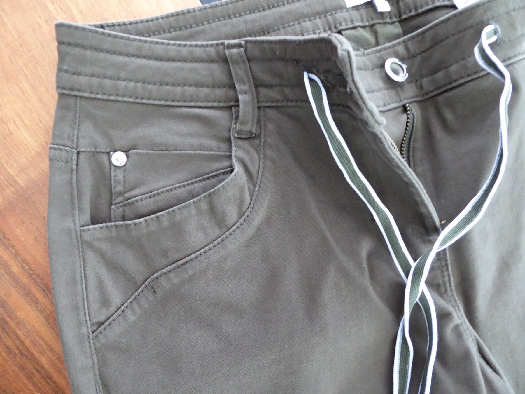 Tom Tailor Pantaloni: Hose Tom Tailor Farbe khaki Grösse 38 – Usato da Entlebuch venduto da roma6370 2