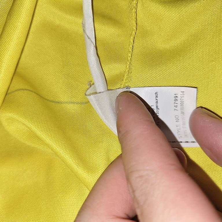 Canottiere & Pantaloni: Originales BVB Trikot Grösse M – Usato da Rapperswil SG venduto da Gooal 2