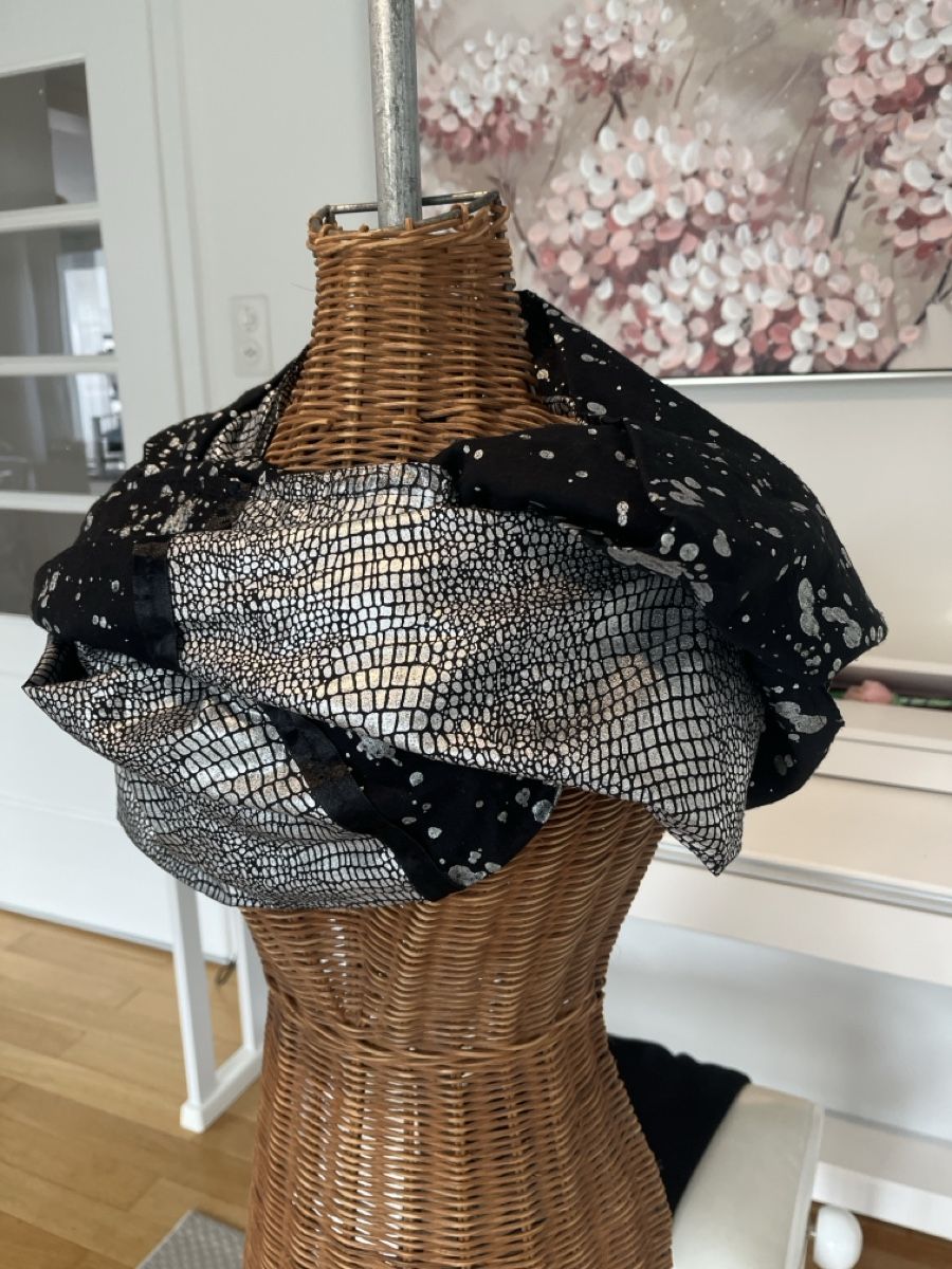 Foulard & Sciarpe: Schal, Stola mit Silbermuster – Usato da Solothurn venduto da Bobesch08 5