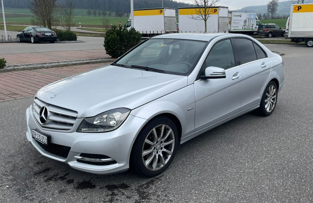 Mercedes Benz C200 (Blue Efficiency) Silber Metallic 183 PS