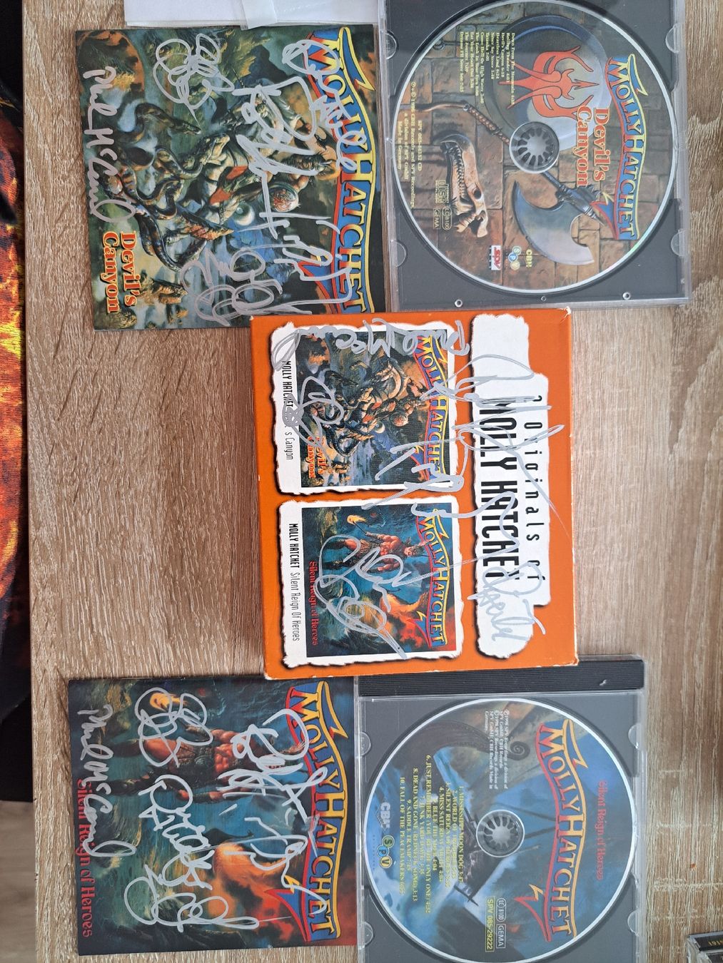 CD: CDs Molly Hatchet dédicacés – Usato da Sierre venduto da ronhextall