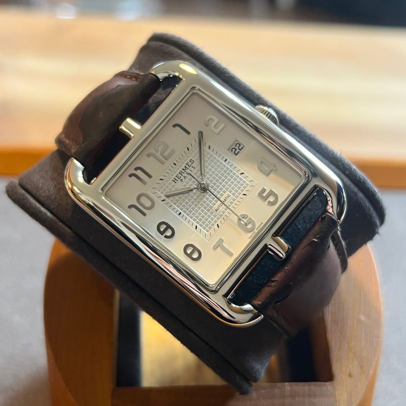 Hermès Montres: FLASH SALE Hermès Cape Cod Date Automatic Silver Dial CD6.71 – D'occasion à Carouge GE par Watchaser 7