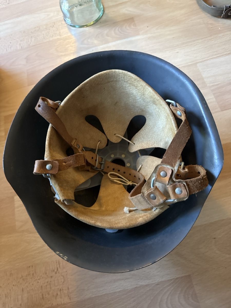 Uniformi & Effetti personali: Stahlhelm DDR NVA  – Usato da Grossaffoltern venduto da hobel28 2