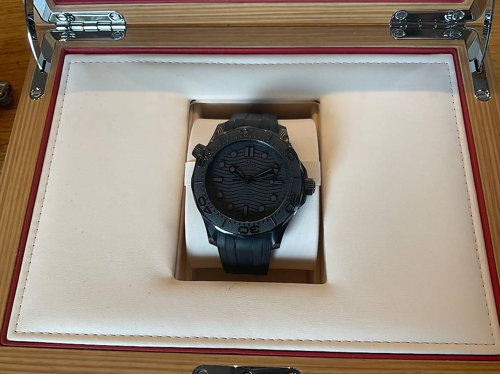 Omega Montres: Omega Seamaster Black Black – D'occasion à Bernex par iun_zwf7