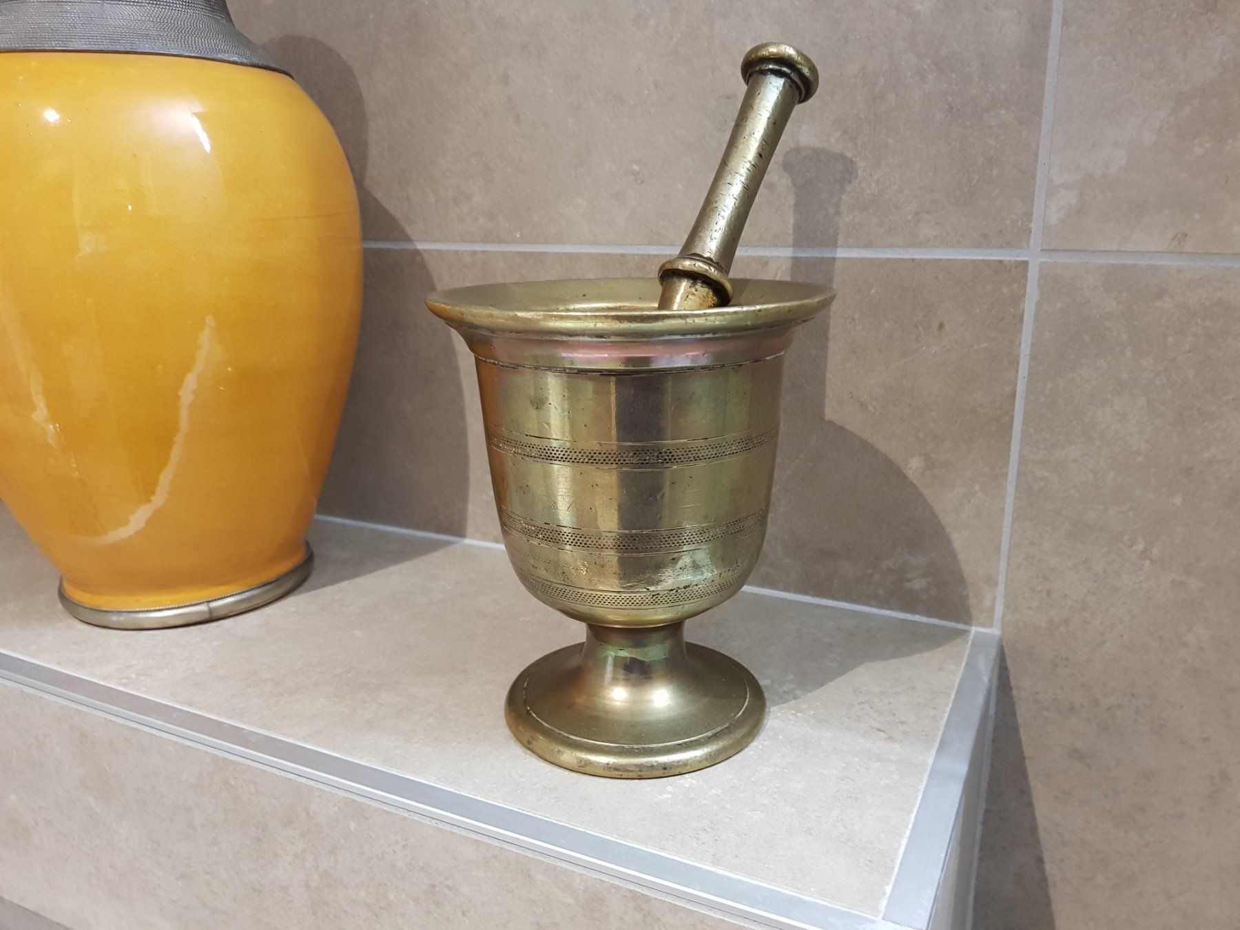 Altro per cucinare: Mortier ancien avec son pilon – Usato da Echandens venduto da annegug 3