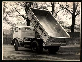 Fotografie LKW der Firma C. Price, Sons 
