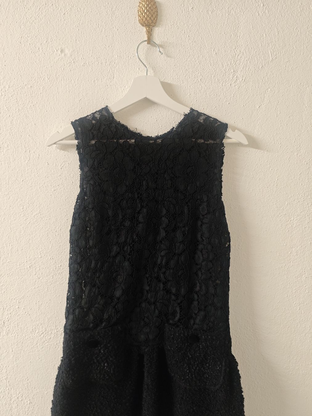 Dolce & Gabbana Vestiti: DOLCE & GABBANA Tweed-Spitzenkleid – Usato da Erlenbach ZH venduto da nlh