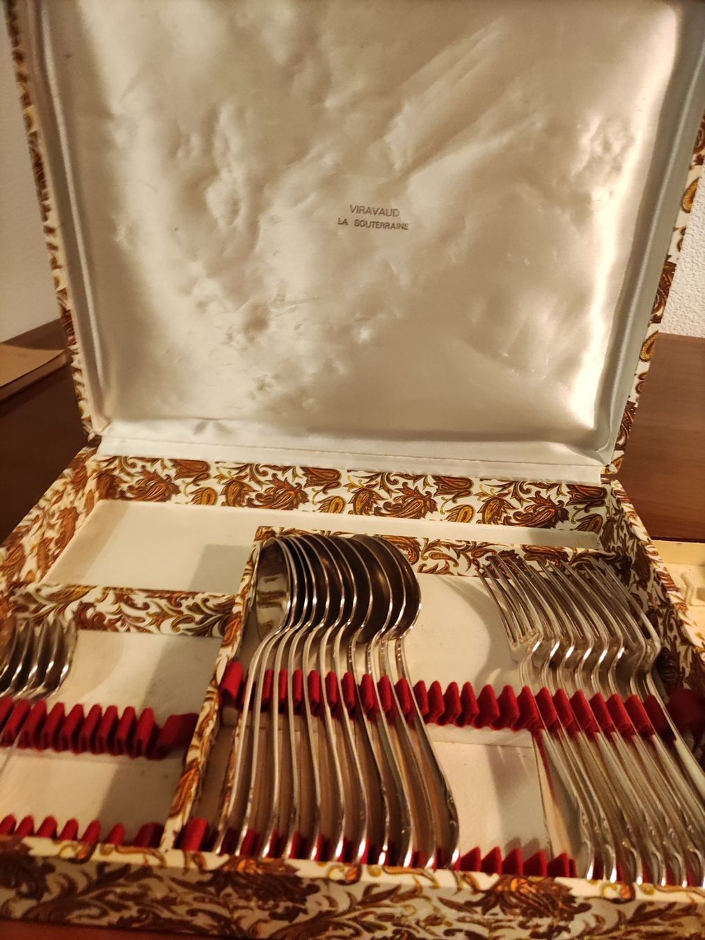 Set di posate: Besteckboxen inkl.  Besteck 36 Teile versilbert – Usato da Solothurn venduto da Csw1 2