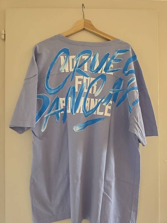 T-shirt: T-shirt Cruel Pancake – Usato da Essert-Pittet venduto da lyli01 1