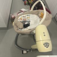 Baby Schaukel mit Musik und Vibration, Top Zustand!